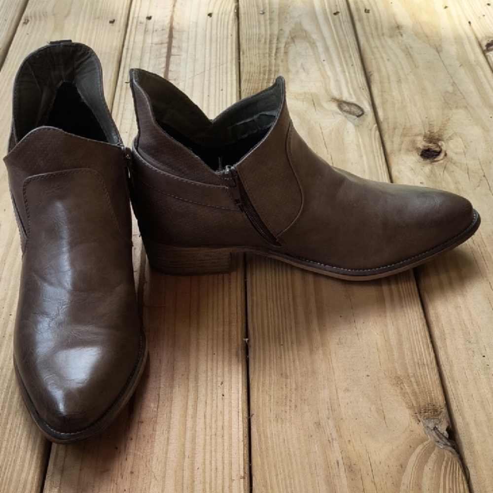 93 Vintage Ankle Booties